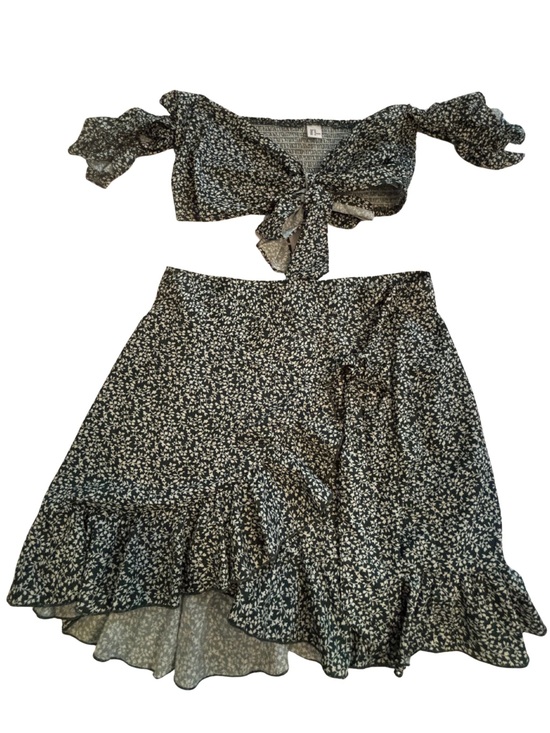 Unknown Dresses & Skirts - Green Medium floral top and skirt set